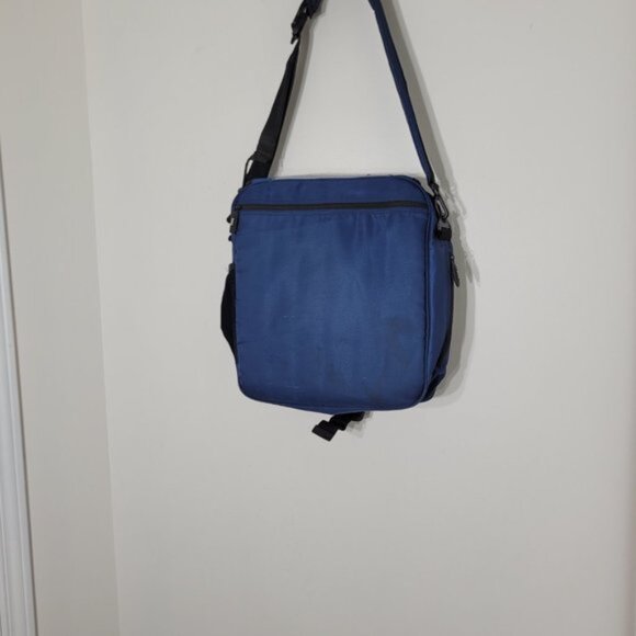 Roots Crossbody Travel Bag Laptop Pocket Water Bottle Holder Adjustable Strap - Picture 13 of 16